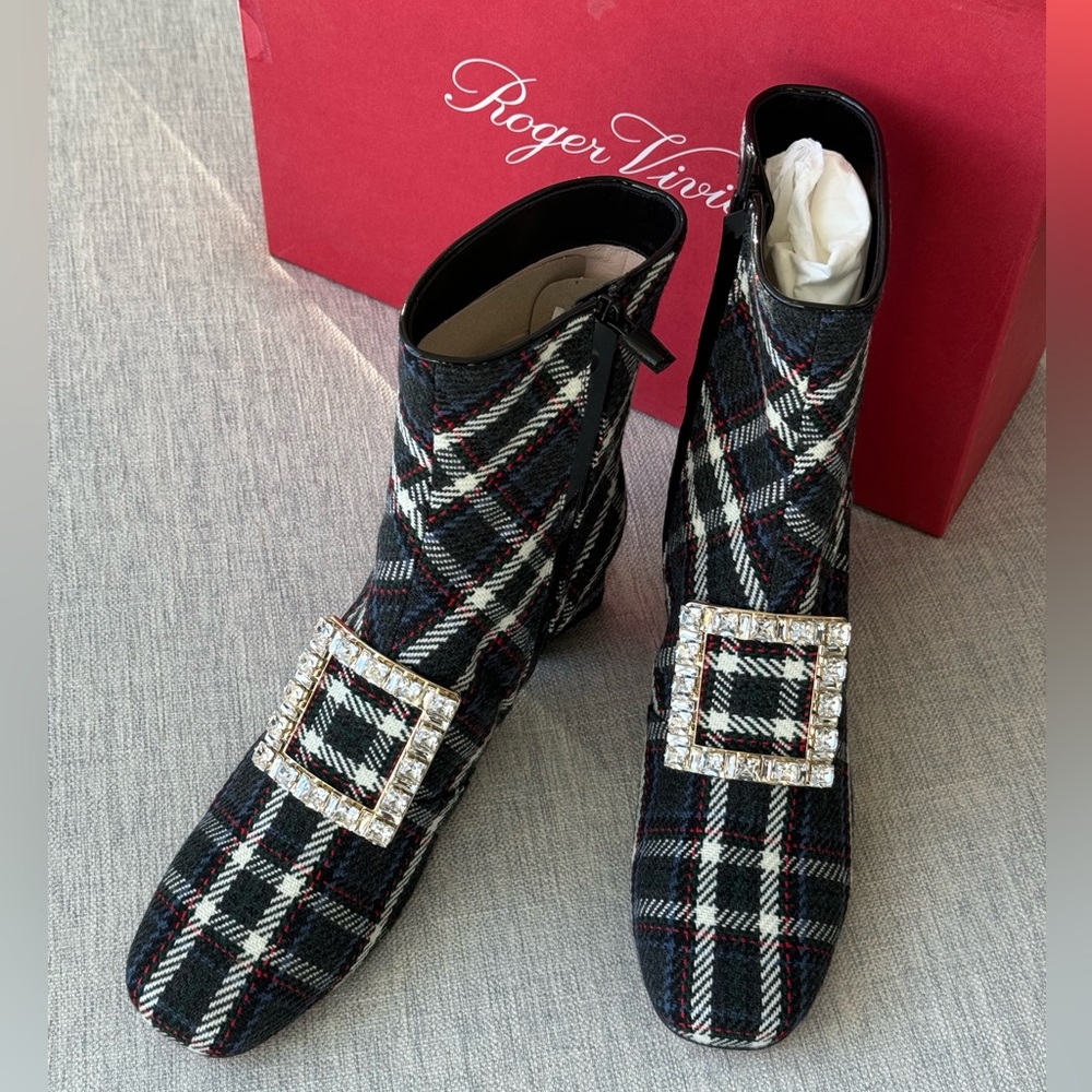 New Roger Vivier TRES VIVIER STRASS PIP booties with buckle, size 40